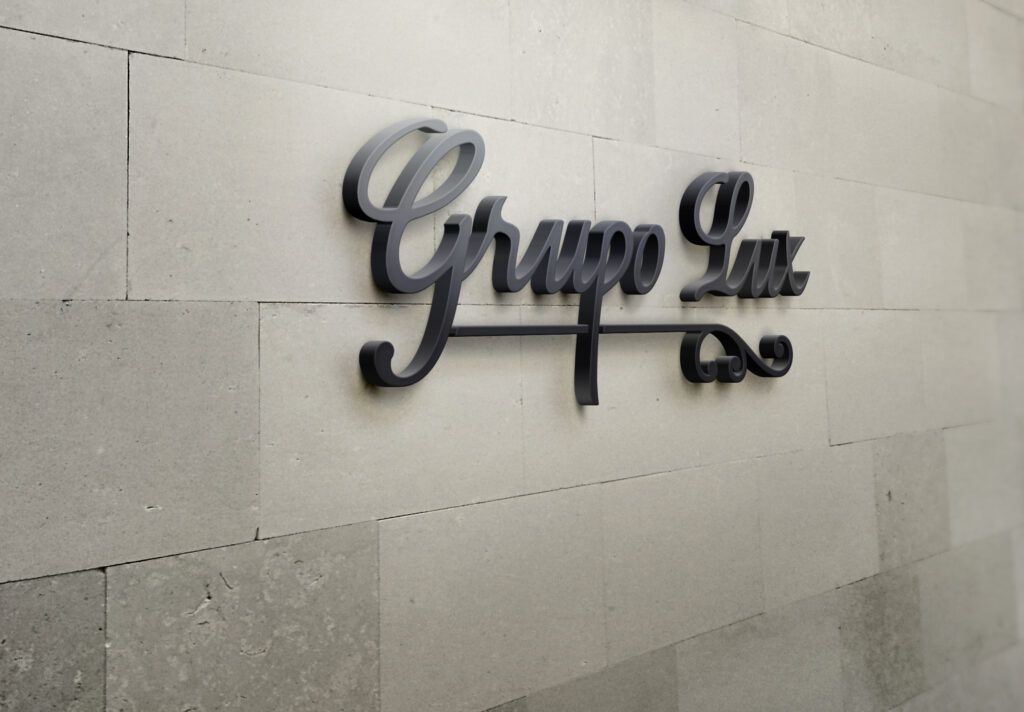Nuevo local del Grupo Lux LOGO GRUPO LUX PARED 1 1024x712